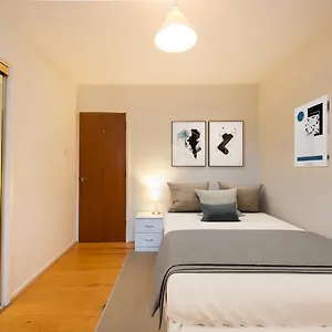 Amazing 2bed In Canary Wharf Apartment London